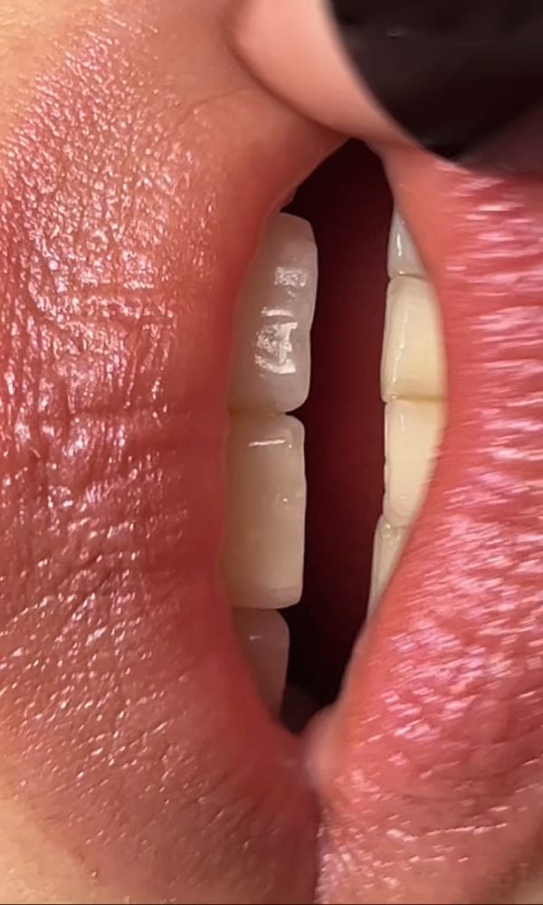 UND GRETEL Black Sale Lippen mit TAGAROT Lip Balm in Sheer Diamond